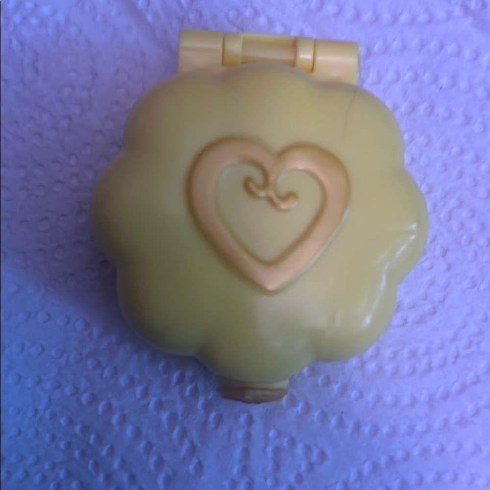 Vintage Polly Pocket Yellow Flower-Shaped Toy Compact with Doll